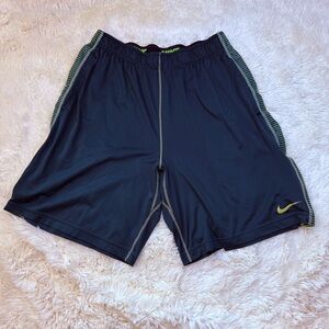 Nike Men's Athletic Shorts navy with yellow accents large no liner 9” inseam